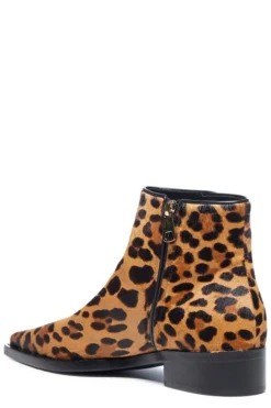 Dolce & Gabbana Leopard Pointed Toe Ankle Boots - Brown 6 Dolce & Gabbana Leopard Pointed Toe Ankle Boots - Brown -Cheap Vestureo Store 758b173a41d2e30db58926c6045eb42f